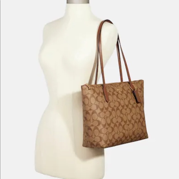 Coach tote  Authentic - Picture 1 of 10